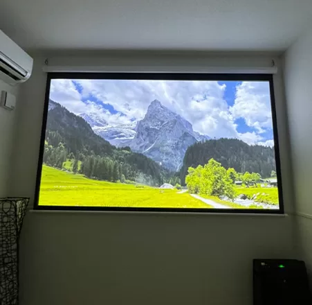 Hanging Screen